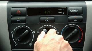 Жена каза защо е забранила на съпруга си да използва климатика в колата: причините са...