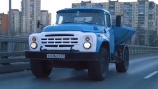 Този зъл ЗиЛ ще ви изяде по светофарите, а причината е... ВИДЕО