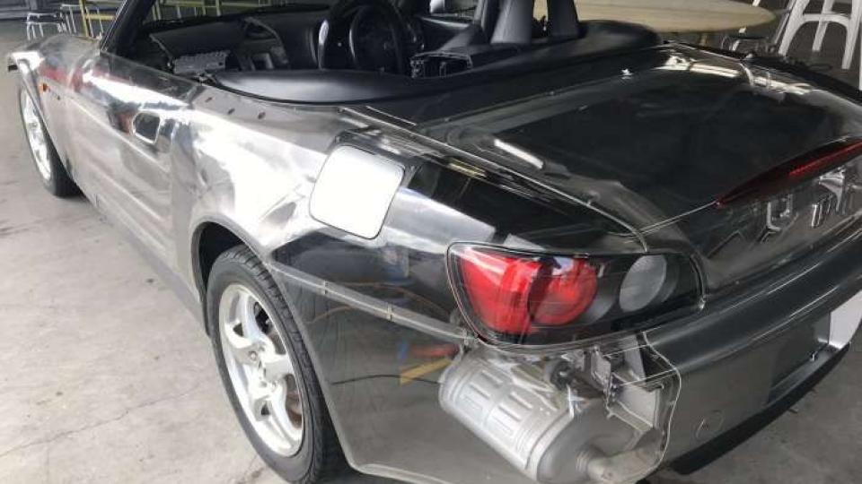 Уникално: Показаха напълно прозрачна Honda S2000 СНИМКИ