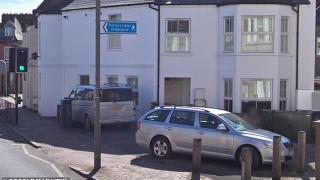 Шофьор паркира неправилно и му спретнаха жестоко отмъщение СНИМКИ