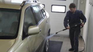 Тест: Правилно ли си миете колата сами - със сигурност не!