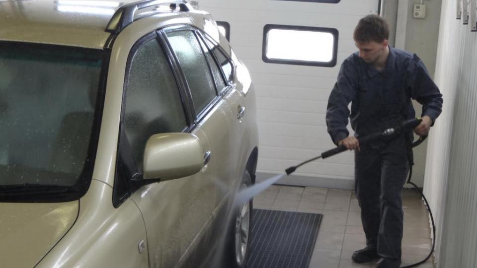 Тест: Правилно ли си миете колата сами - със сигурност не!