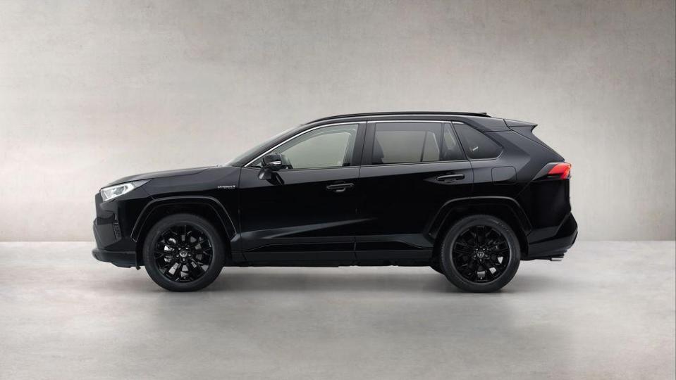Специална черна Toyota RAV4 ще се появи на пазара в Европа СНИМКИ