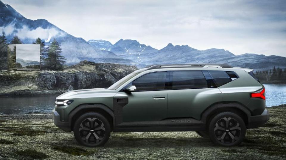 Dacia показа официално кросоувър, който е по-голям от Duster СНИМКИ