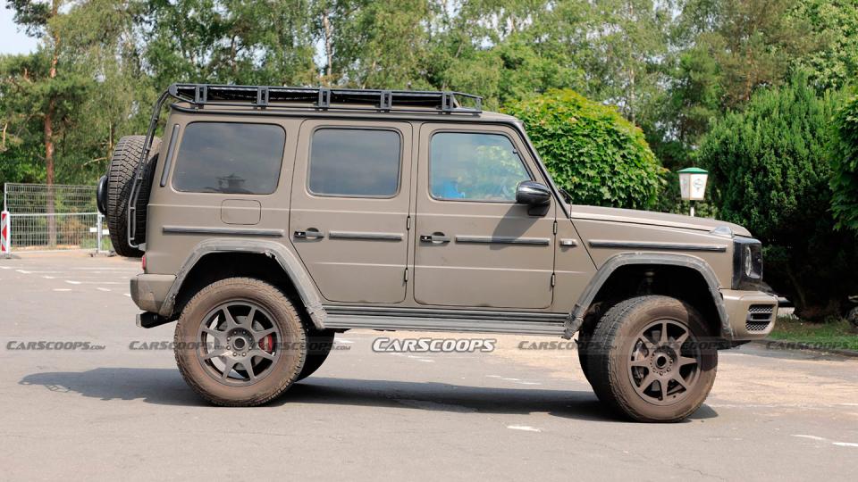 Стилен и брутален: Фотошпиони разсекретиха новия Mercedes G-Class 4×4 СНИМКИ