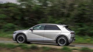 Стана ясно коя е колата на годината в Германия СНИМКИ