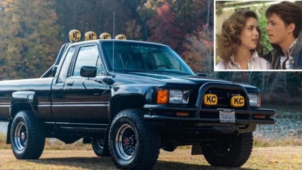 Ето какво представлява редкият пикап Toyota SR-5 от "Завръщане в бъдещето" СНИМКИ
