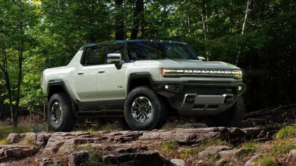 Оборудваха електрическия Hummer с екстра, която не съществува СНИМКА