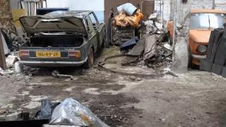 Капсула на времето: Откриха колекция от класически автомобили, 20 г. събирала прах в изоставен склад ВИДЕО