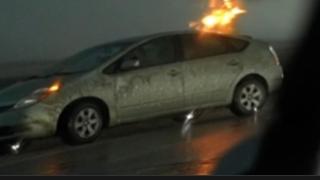 Светкавица порази Toyota, ето какви са последствията ВИДЕО