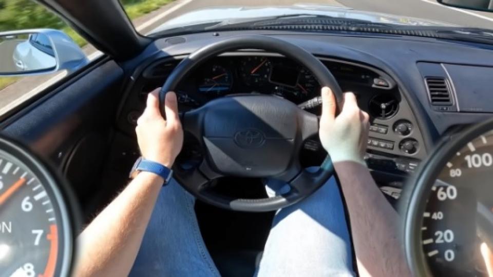 Вижте как класическа Toyota Supra бе ускорена до максимална скорост ВИДЕО