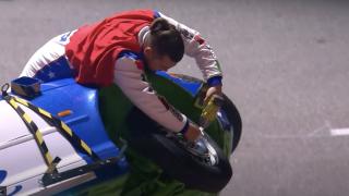 Как се сменя гума на кола в движение за 1 минута ВИДЕО