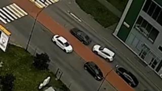 Съботна подборка от зрелищни ВИДЕА: Шофьорка паркира колата си, но с гумите нагоре