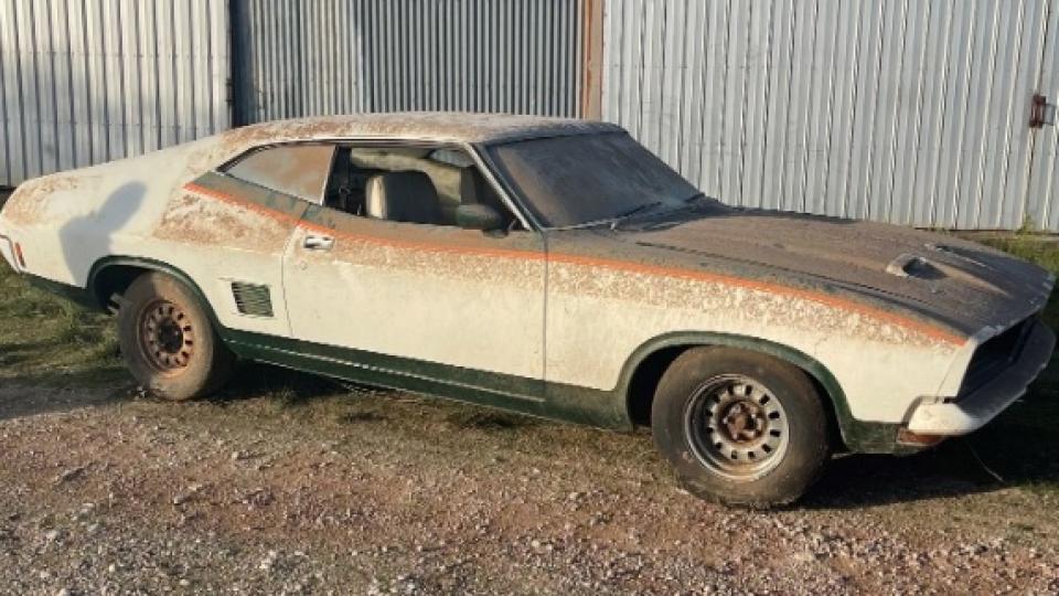 Капсула на времето: Рядък Ford е престоял затворен повече от 30 години СНИМКИ