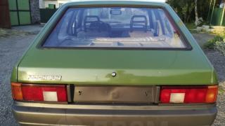 Откриха идеалния Москвич, забравен в гаража в продължение на 27 години СНИМКИ