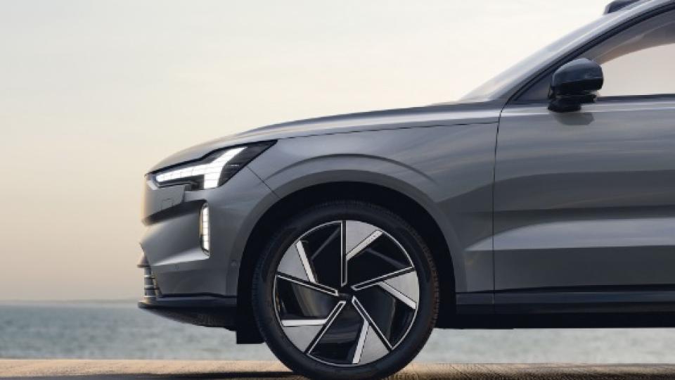 Революционен флагман: Представиха новия кросоувър Volvo EX90 ВИДЕО