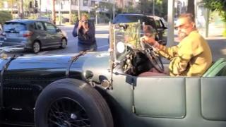 Джейсън Момоа се показа с 90-г. си суперавтомобил Bentley за 10 млн. долара ВИДЕО