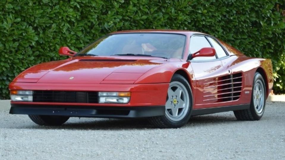 ВИДЕО запечата как разбиха култова суперкола Ferrari