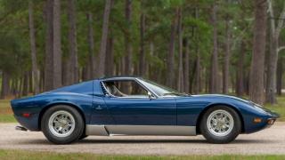 Продава се легендарният първи суперавтомобил в света СНИМКИ