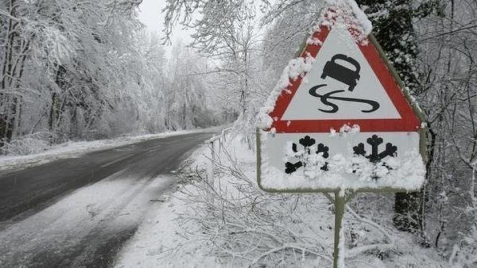 Ужасия: Ако смятате, че джипът ви 4х4 не може да поднесе зимата, гледайте това ВИДЕО