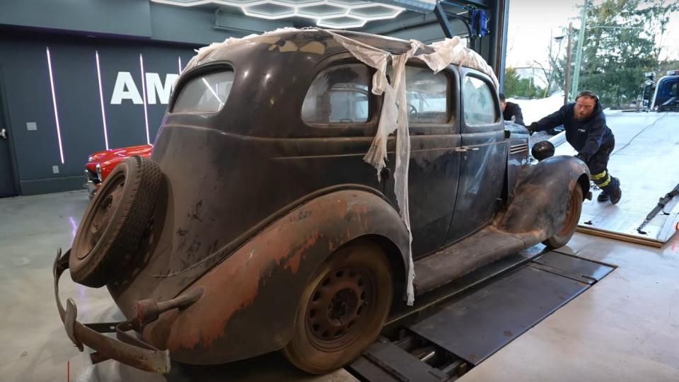За първи път от 43 г. насам измиха Plymouth PJ, произведен през 1935 година ВИДЕО