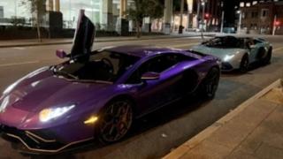 Лош ден: Служител на паркинг разби две суперколи за над милион долара ВИДЕО