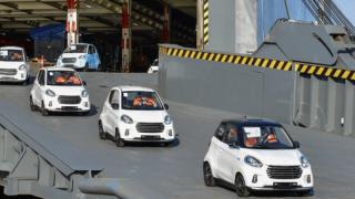 Супер бюджетен електромобил от 700 евро се появи на европейския пазар СНИМКИ