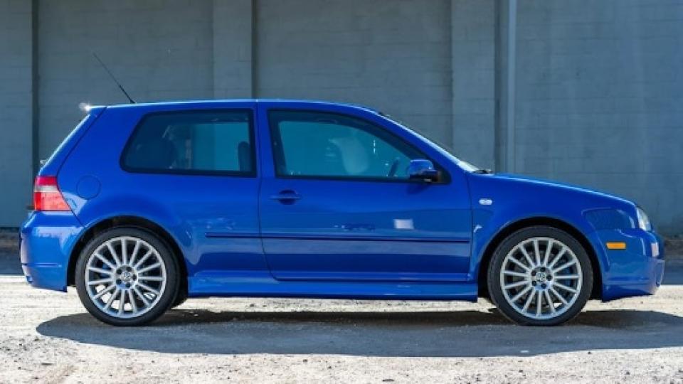 Намериха рядък 19 г. Volkswagen Golf в идеално състояние и без пробег СНИМКИ