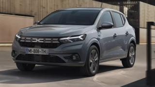 Първи СНИМКИ на новия Renault Sandero - какви са промените?