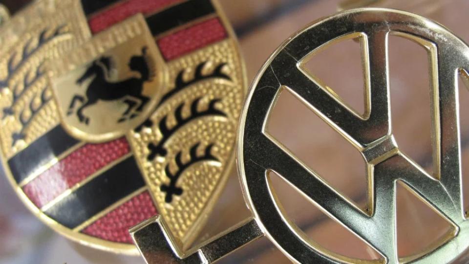 Фолксваген? Порше? Продава се уникално купе СНИМКИ