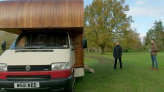 Впечатляващо: Мъж взе стар Volkswagen T4 и направи нещо уникално за семейството си ВИДЕО