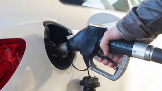 Последствията за колите, ако се постави неподходящо гориво, и как да действаме правилно