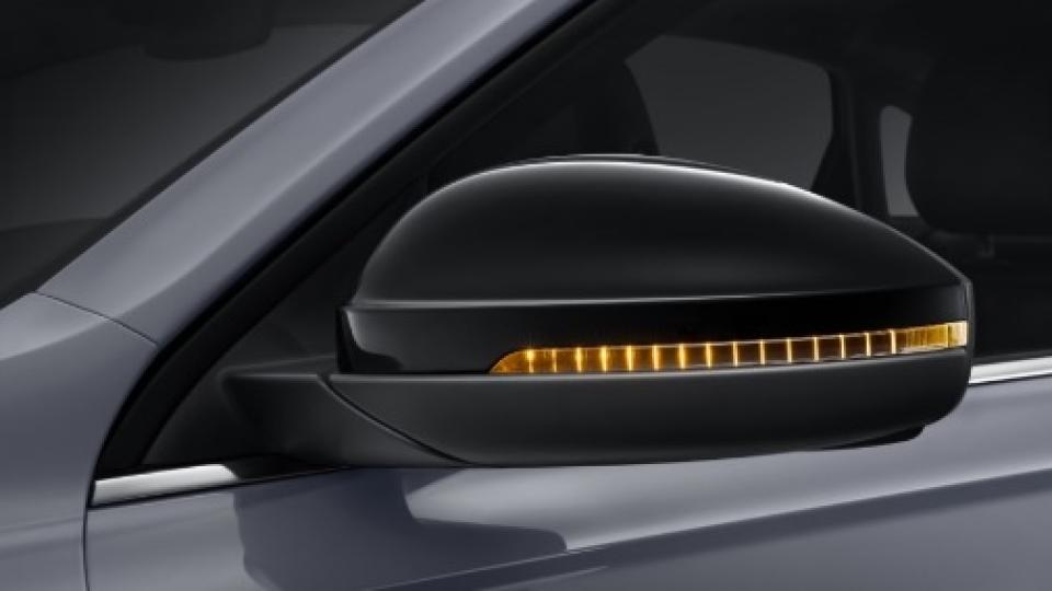 Volkswagen представи бюджетен седан с огромен багажник СНИМКИ