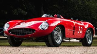 Шок: Изгорял до основи скелет на спортно Ферари се продава за 2 милиона долара СНИМКИ