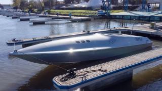 Уникална моторна лодка Porsche се продава на търг СНИМКИ