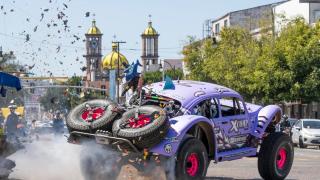 Екстремен спортист сгази с бъги град в Мексико ВИДЕО