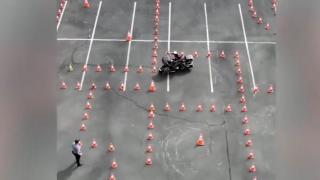 Съботна подборка от зрелищни ВИДЕА: Мотопатрулите в САЩ удивляват с уменията си на пътя