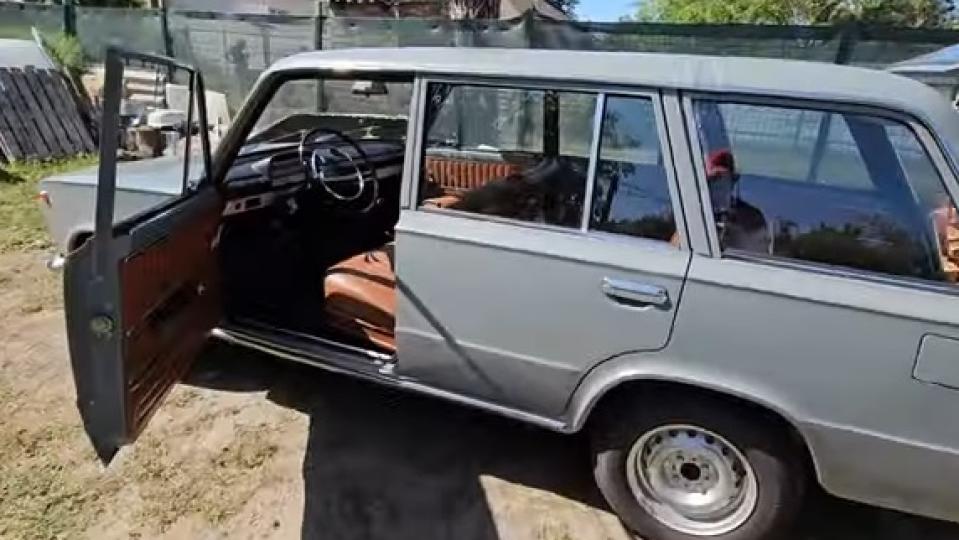 Удивителна автонаходка: Намериха 50-г. ВАЗ-2102 комби, изглежда като нов  ВИДЕО