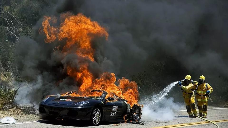 Четири важни съвета как да не опожарите вашия електромобил