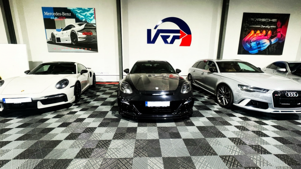 Златни турбо легенди за ценители в престижния салон на VRP!