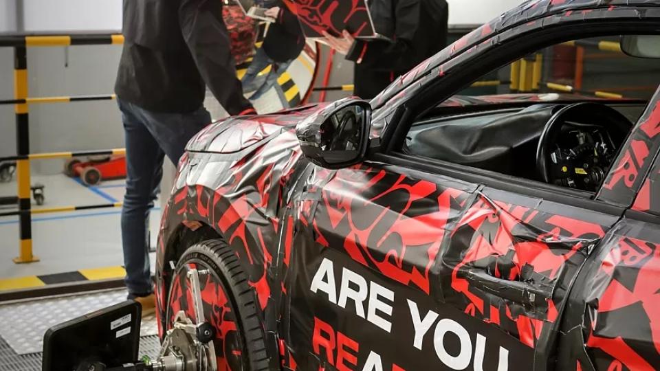 Alfa Romeo Milano се готви за премиерата: Задвижване на всички колела и вълнуващо шаси СНИМКИ