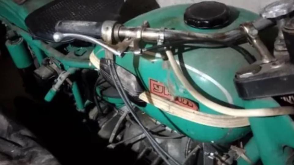 Намериха винтидж мотоциклет "Урал" отпреди 49 години без пробег СНИМКИ