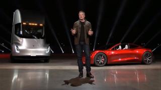 Мъск представи новияRoadster на Tesla, никой не вярва на думите му за колата ВИДЕО