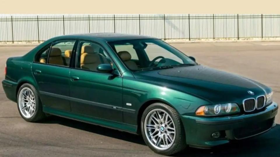 Продадоха BMW на над 20 години на цената на две чисто нови - защо? СНИМКИ