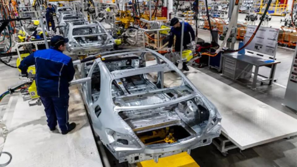 Руснаците с "много им здраве" за Mercedes, след като китайците направиха това