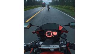 Съботна подборка от зрелищни ВИДЕА: Вижте защо е необходимо внимателно да се кара мотоциклет