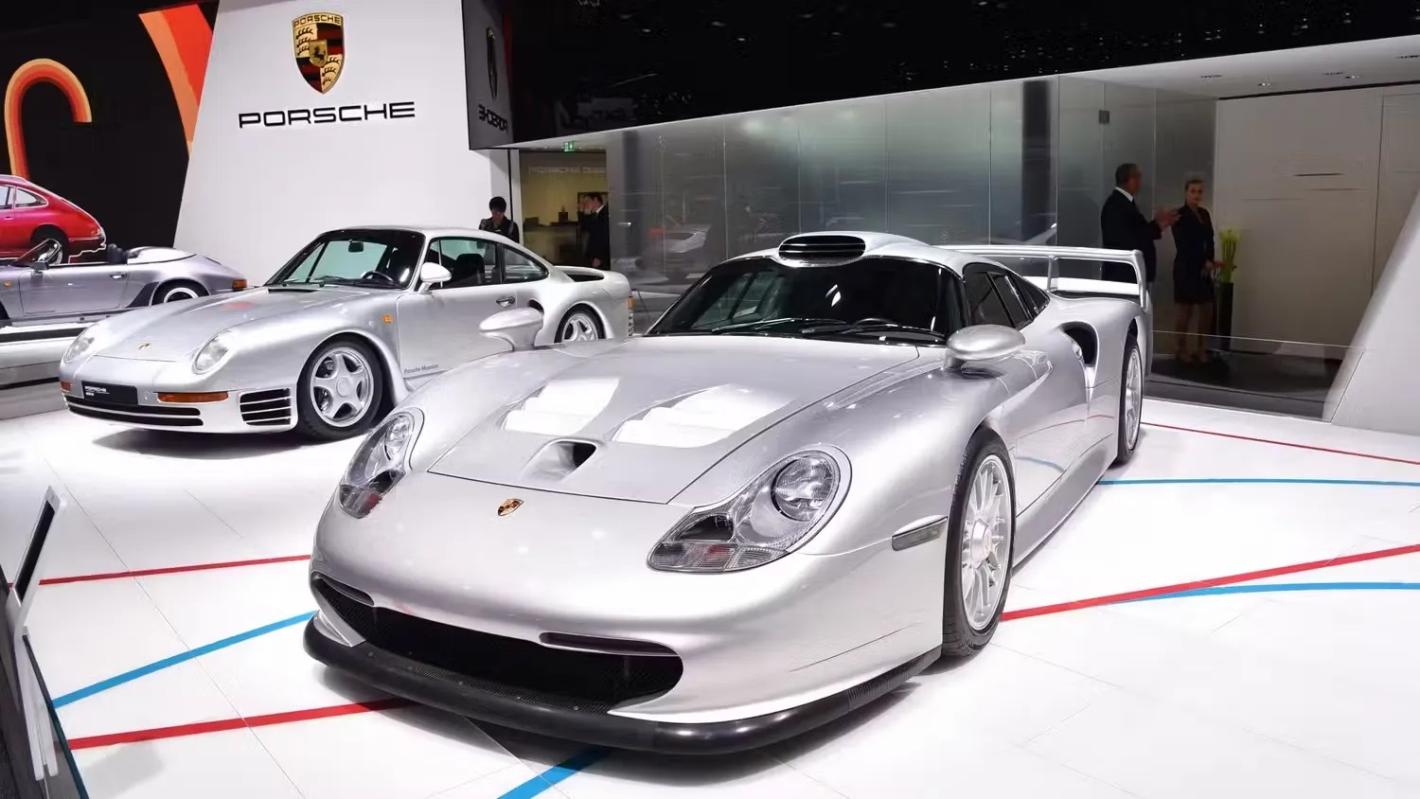 Топ 10 на най-добрите спортни автомобили и суперколи от 90-те