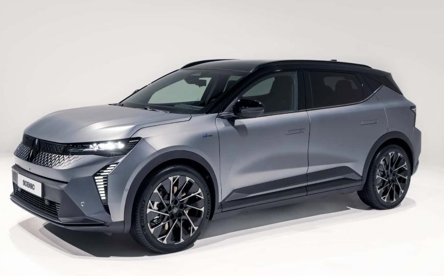 Renault изненада със смела рекламна кампания СНИМКИ