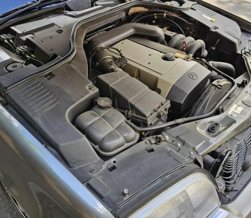 Намериха перфектно запазен емблематичен Mercedes S-Class W140 СНИМКИ