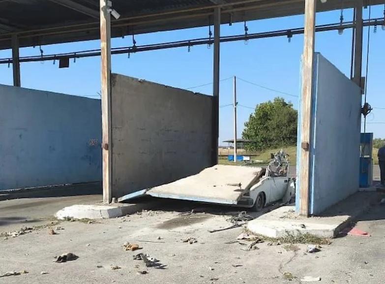 Вижте как автомобил се взриви на газостанция ВИДЕО